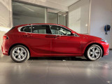 BMWでは重量配分にもこだわりがあり、FRモデルでは50:50とFFモデルでも60:40と前後の重量バランスにこだわり、軽快なハンドリングを実現しております。