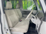 運転席シート廻りは使用感も少なく、良好な状態となっています。丁寧に使われていたことがよくわかりますね。