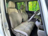 運転席シート廻りは使用感も少なく、良好な状態となっています。丁寧に使われていたことがよくわかりますね。