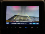 バックカメラ搭載です!車庫入れが苦手な人はもちろん、車両感覚に自信がある人にもお勧めです!見えない箇所が見えるようになるので、低い障害物や隠れてしまっている子供の存在等にも気付く事が出来ます。