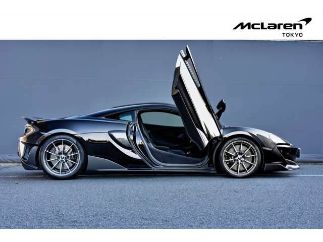 マクラーレン 600LT 3.8 の中古車詳細 (7,000km, オニキスブラック