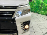 【LEDヘッドライト】悪天候や夜間走行時も良好な視界を確保し安心して運転できる高輝度LEDヘッドライトを装備!点灯速度が早く、消費電力も抑えられています。