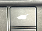 【パワーバックドア】スマートキーや運転席のボタンを押すだけでリアゲートが自動で開閉します!荷物を持っている時や、高い位置にあるバックドアを閉める際に便利な機能です♪