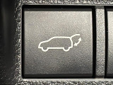 【パワーバックドア】荷物を抱えた状態でもリアゲートの開閉が可能です!お買い物時やアウトドアの際に役立ちますね。