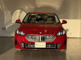 BMW代表的な特徴のキドニーグリル。BMWのすべてのモデルに採用され、BMWらしさを強調しております。