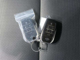 キーを取り出さずに鍵を開閉できるスマートキーが2つあります