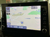 トヨタ純正SDナビ装着車です。トヨタ純正ならではのシンプルでカンタン操作が魅力です! フルセグ/DVDビデオが視聴可能です♪