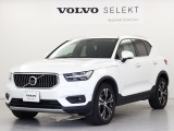 2021年モデル 1オーナー XC40 B4 AWD インスクリプション クリスタルホワイトパール内装ブラックレザーHDDナビゲーション 地デジ ETC ハーマンカードンスピーカーシステム 純正19インチアルミホイール入荷しました
