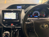 このハンドルを握った時に、車を所有している優越感を味わえますね