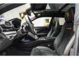 ■Fully Electric Front Seats with Ventilation and Massage ■Embroidered Lamborghini shield on headrest