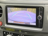 【バックカメラ】駐車時に後方がリアルタイム映像で確認できます。大型商業施設や立体駐車場での駐車時や、夜間のバック時に大活躍!運転スキルに関わらず、今や必須となった装備のひとつです!