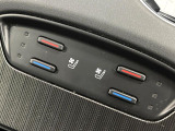 【シートベンチレーション】夏場は涼しい風でお尻や背中の熱やムレを防ぎ、冬はエアコンよりも早く温まってポカポカに!季節を問わず快適に過ごせます。
