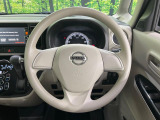 インテリアに合わせたデザインのステアリングは、運転される方のことも考え、運転しやすい形状、大きさです。是非一度、実際に触ってお確かめください。