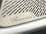 ●Burmesterサラウンドシステム:ハイエンドオーディオ専門メーカーが手掛ける車専用のプレミアムスピーカーを装備。多数のスピーカーから、音の粒立ちまで分かる高品質な音楽をお楽しみいただけます。
