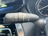 【オートワイパー(AUTO)】雨が降り出した時に、雨滴検出用センサー(レインセンサー)が雨滴を感知すると、自動でワイパーが動作します。
