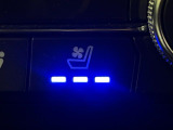 【シートベンチレーション】夏場は涼しい風でお尻や背中の熱やムレを防ぎ、冬はエアコンよりも早く温まってポカポカに!季節を問わず快適に過ごせます。