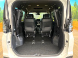 普段のお買い物や通勤、送迎等に十分な荷室スペースを確保しております。セカンドシートを倒すと、大きな荷物の積載も可能です♪