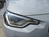 LEDヘッドライト装備です。明るく夜間の視界が開けます。見た目もクールです!内側がダーク仕様になっております。