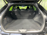 積み下ろしのしやすいデッキにはたっぷりと荷物を積み込んでいただけます。遊びから仕事まで、様々なシーンで頼れます♪