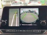 カメラは切り替えが可能で見えにくい左前の死角えおサポート!