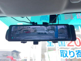 【デジタルインナーミラー】後席の大きな荷物や同乗者で後方が確認しづらい時でも安心!カメラが撮影した車両後方の映像をルームミラー内に表示。クリアな視界で状況の確認が可能です!
