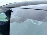 【アイサイトVer3】前方の車両等を検知し、衝突しそうな時は警報で注意を促し、ブレーキを踏む力をサポート。ブレーキを踏めなかった場合は衝突被害軽減ブレーキが作動、衝突回避をサポートします。