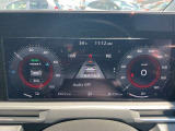 視認性の高いメーターで運転情報を的確に把握できます