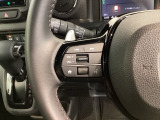 ステアリングにオーディオ操作スイッチが付いています。オーディオ画面に直接タッチしなくても操作が出来ますので、運転に集中できます。