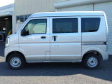 【保険】自動車保険のスペシャリストがお客様の立場になってお客様に最適な自動車保険のご提案や万が一の時の事故対応にあたりますので、ご安心ください。