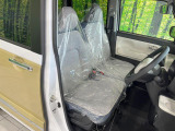 運転席シート廻りは使用感も少なく、良好な状態となっています。丁寧に使われていたことがよくわかりますね。