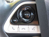 ブルートゥースに接続すれば、スマホに入れている音楽が聞けたり運転中に電話がかかってきてしまった場合もハンドルから電話を取ることができます!