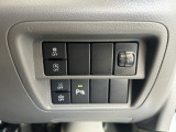 『アイドリングストップ』 クルマが停車すると自動的にエンジンを停止し、無駄な燃料消費や排出ガスを抑えます。素早くエンジンを再始動させるなど、ドライバーの感覚とズレのない自然な制御を目指しています。