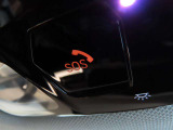 SOSコール/エアバックが展開するような深刻な事故において、自動でSOSコールを発信します。車内で急病人が出るような緊急時は、手動で発信可能です。