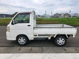 当社では納車前整備や洗車・ルームクリーニングも行っております。