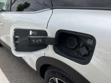 満充電で350kmほど走れます。