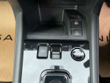 運転席まわりの画像です。