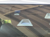 【i-ACTIVESENSE】走行中に前方の車両等を認識し、衝突しそうな時は警報とブレーキで衝突回避と被害軽減をアシスト。より安全にドライブをお楽しみいただけます。