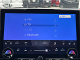 【Bluetooth】ナビゲーションと携帯電話/スマートフォンをBluetooth接続することができます。接続するとハンズフリーで使用することができるので、とても便利です。