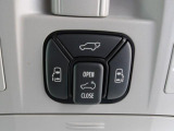 両側電動スライドドア&パワーバックドア&サンルーフの開閉は天井スイッチで簡単開閉可能です!