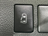 【パワースライドドア】スマートキーや運転席のスイッチでスライドドアの開閉が可能♪電動だから力を入れてドアを開ける必要が無く、小さいお子様でも、重い荷物を持っている時もラクに開け閉めできます♪