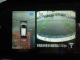 アラウンドビューモニターは車両の上空から見下ろすような映像で全方向見れるので、車庫入れが楽になります♪