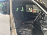 運転席、助手席です。座面も広くゆったりと座れて重宝します。