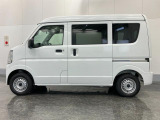 スライドドアなので狭い場所でも開閉しやすい