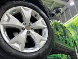 弊社では、全車『修復歴なし』のお車のみ取り扱っております。専任バイヤーによる厳選した仕入れの後、入庫後の車両チェックを行い、ネクステージが認定した高品質な中古車をご提供しております。