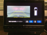 バックでの車庫入れも安心です! リアカメラが付いているバックモニター付のナビを装備しております。バンパーについているソナーや、操作線もついており距離感も画面から確認できます。