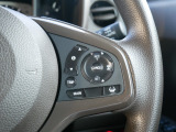 【ACC〈アダプティブ・クルーズ・コントロール〉】予め設定した車速内でクルマが自動的に加減速。前走車との適切な車間距離を維持しながら追従走行しドライバーの運転負荷を軽減します。