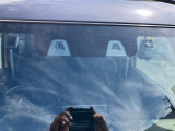 障害物を感知して、衝突の可能性がある場合、運転者へ警告音を発したり、衝突の可能性が高い場合、ブレーキの補助操作を行い、減速して衝突被害を軽減するシステムです。