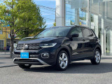 しっかりとしたプレスラインもVWの特徴です。光のゆがみがないきれいなボディが品質の高さの象徴です!