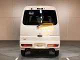 前・後方に車両や壁などの障害物がある場合、クルマが誤操作を察知して、衝突を未然に防ぎます。