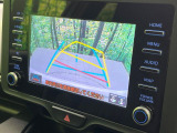 【バックカメラ】駐車時に後方がリアルタイム映像で確認できます。大型商業施設や立体駐車場での駐車時や、夜間のバック時に大活躍!運転スキルに関わらず、今や必須となった装備のひとつです!